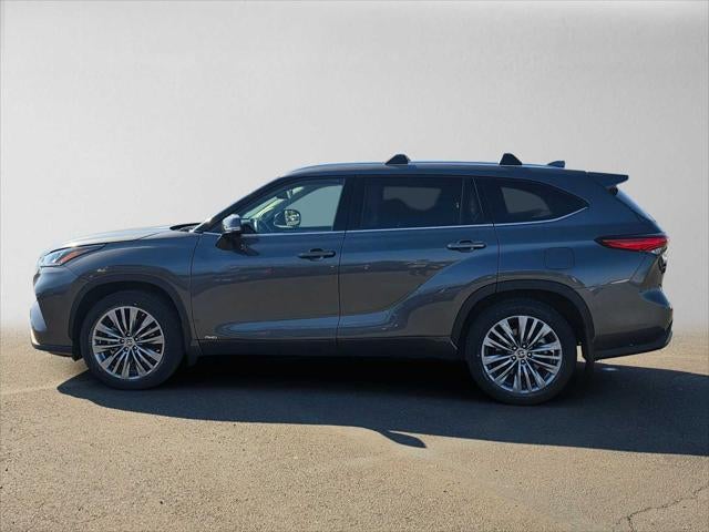 2023 Toyota Highlander Hybrid Platinum