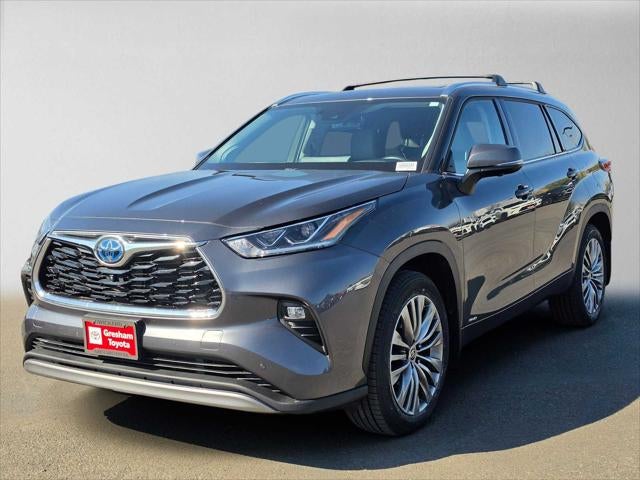 2023 Toyota Highlander Hybrid Platinum