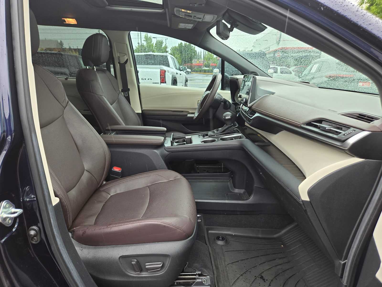 2024 Toyota Sienna Platinum