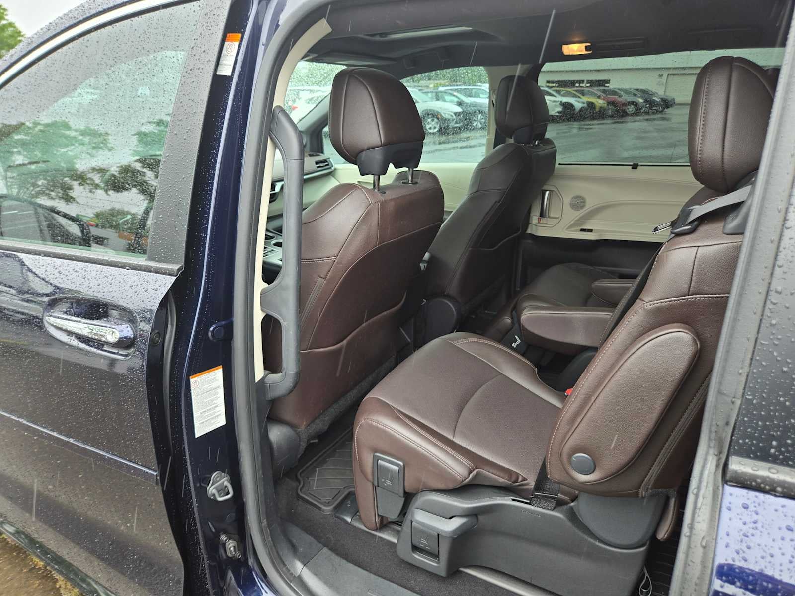 2024 Toyota Sienna Platinum