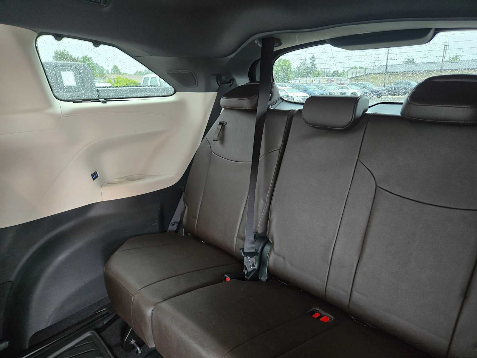 2024 Toyota Sienna Platinum