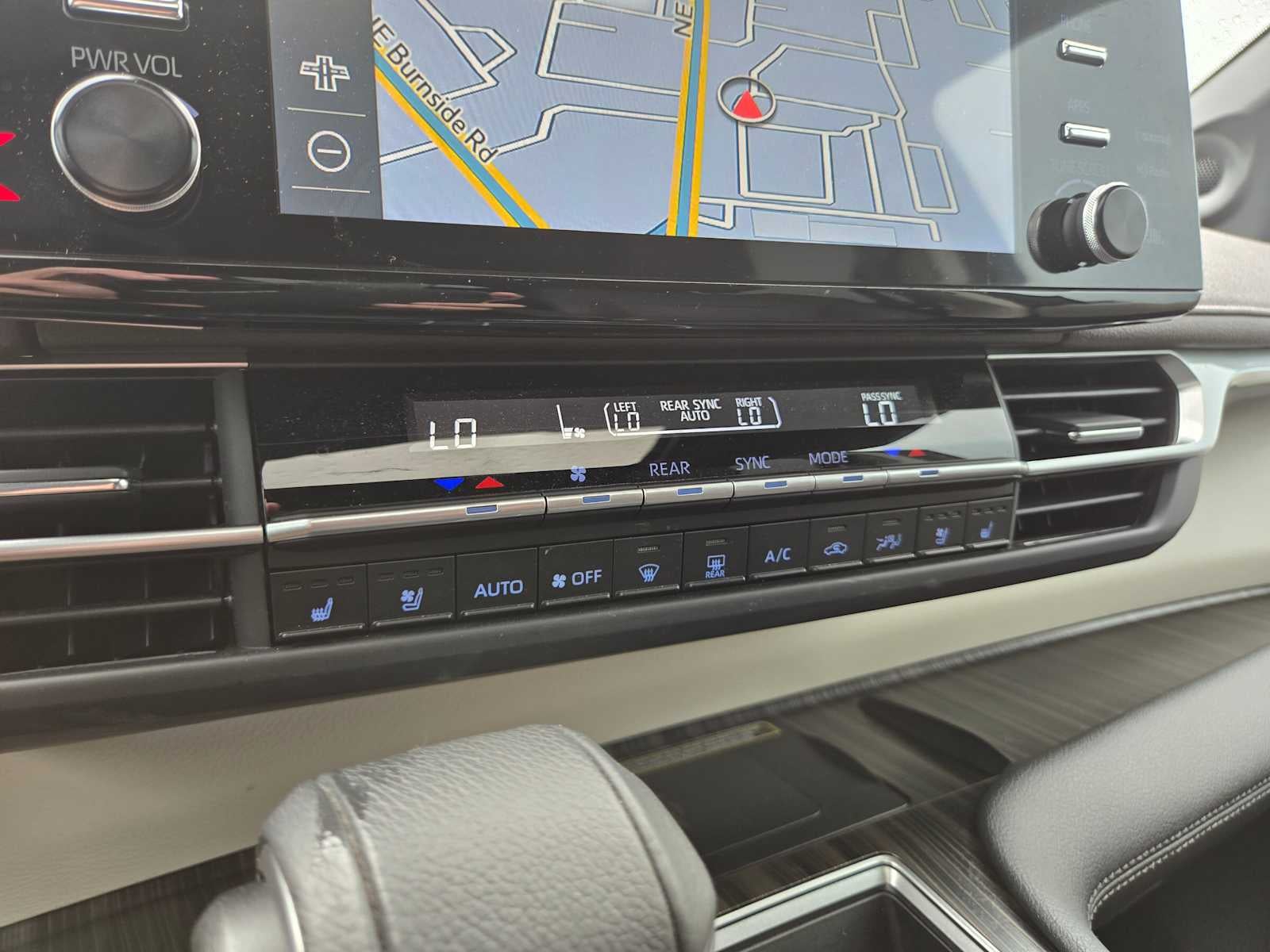 2024 Toyota Sienna Platinum