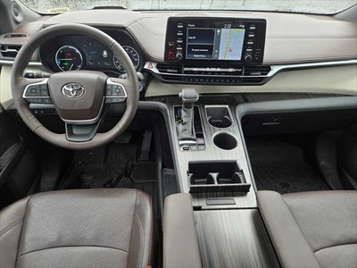 2024 Toyota Sienna Platinum