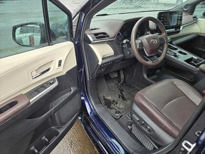 2024 Toyota Sienna Platinum