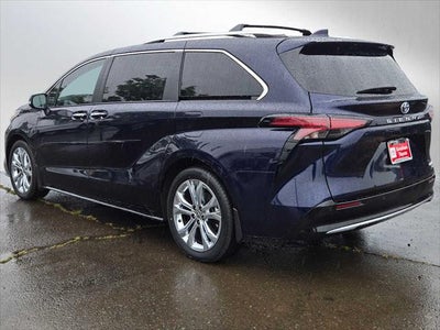 2024 Toyota Sienna Platinum