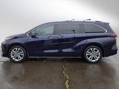 2024 Toyota Sienna Platinum