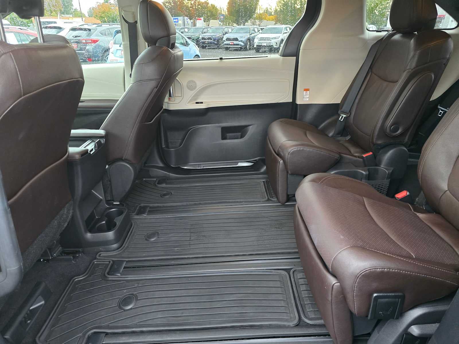 2023 Toyota Sienna Platinum