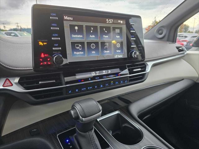 2023 Toyota Sienna Platinum