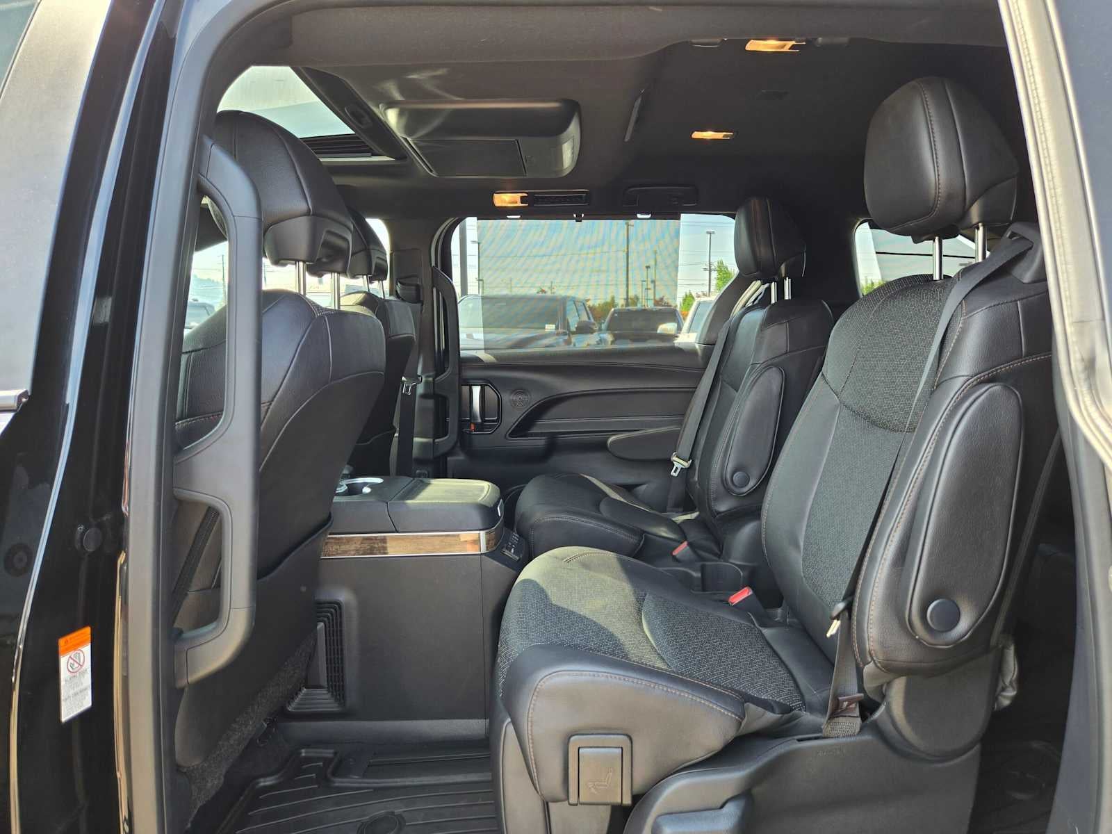 2025 Toyota Sienna Platinum