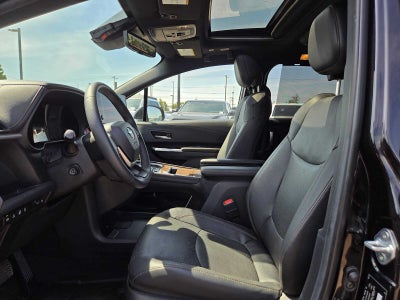2025 Toyota Sienna Platinum