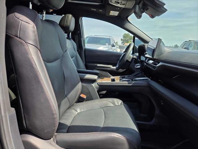 2025 Toyota Sienna Platinum