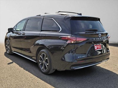 2025 Toyota Sienna Platinum