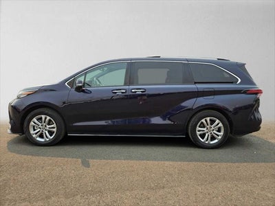 2023 Toyota Sienna Platinum