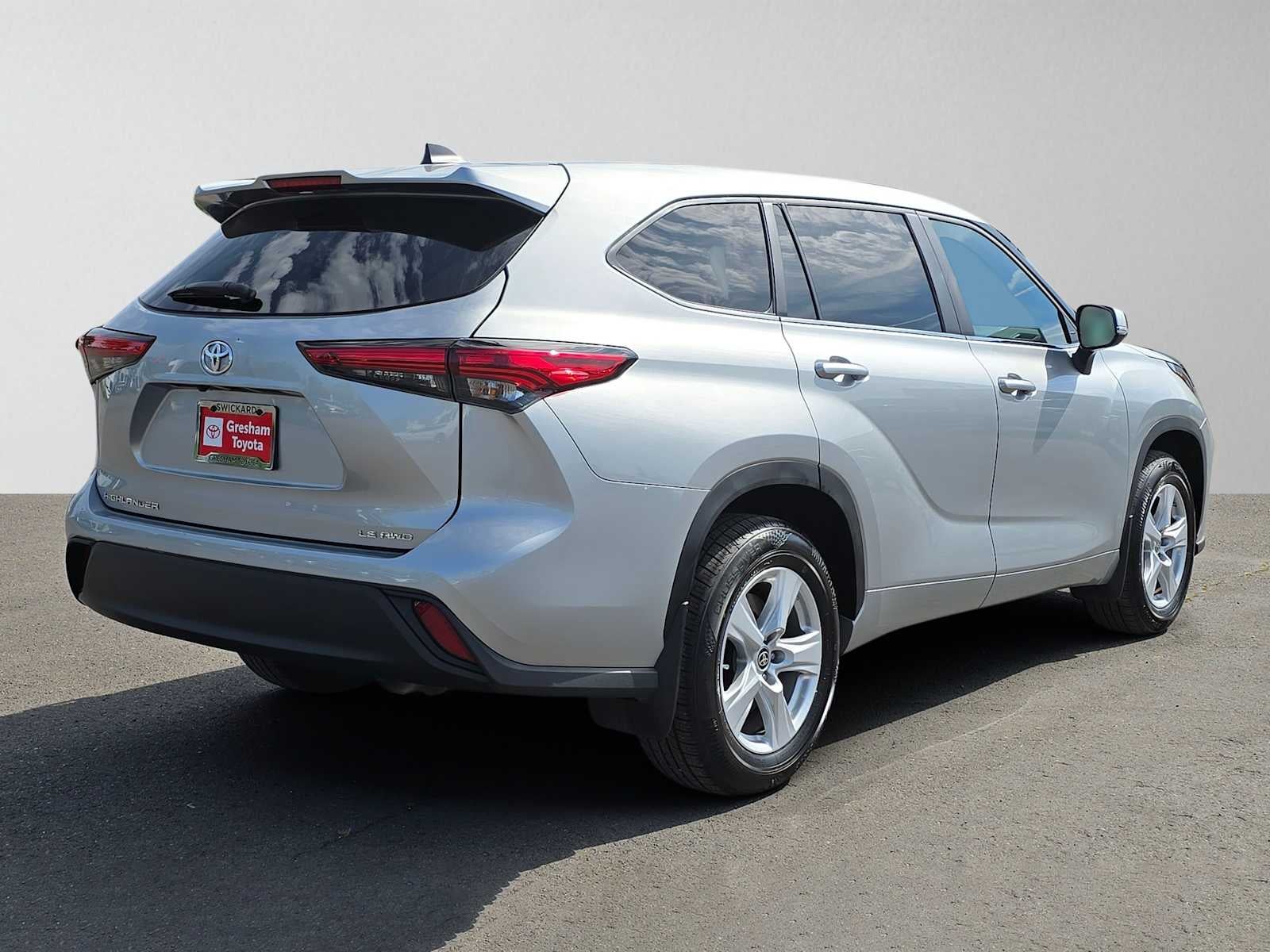2023 Toyota Highlander LE
