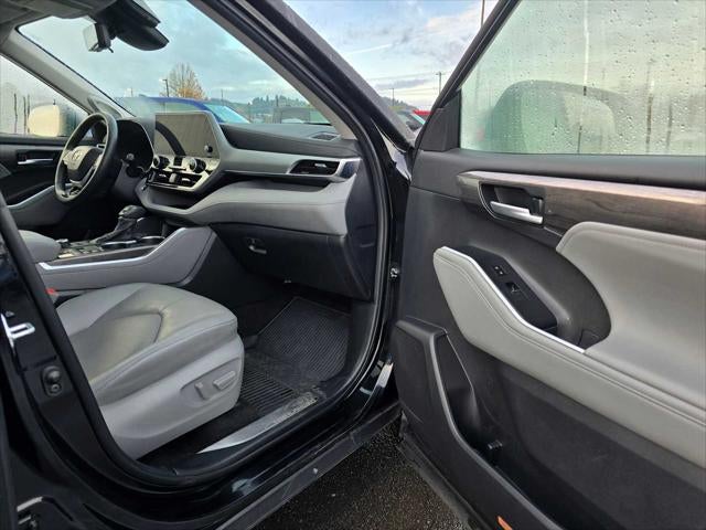 2024 Toyota Highlander Platinum