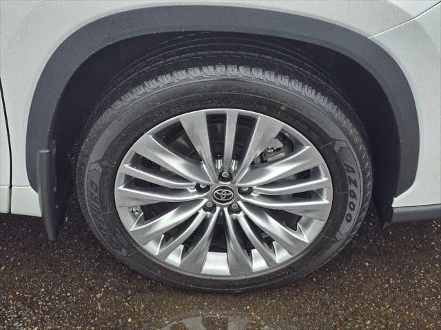 2024 Toyota Highlander Platinum