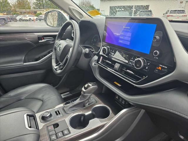 2024 Toyota Highlander Platinum