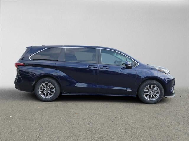 2021 Toyota Sienna LE