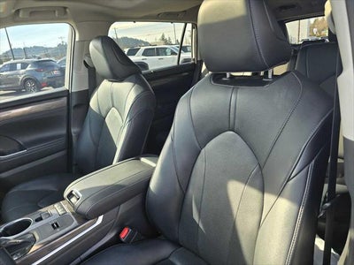 2022 Toyota Highlander Hybrid Limited