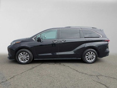 2025 Toyota Sienna XLE