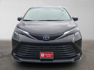 2025 Toyota Sienna XLE