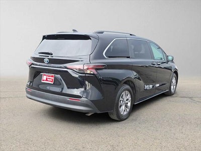 2025 Toyota Sienna XLE
