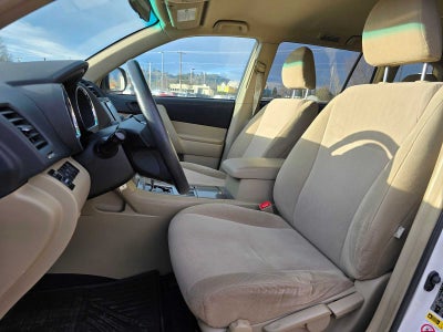 2013 Toyota Highlander FWD 4dr I4 (Natl)