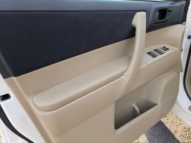 2013 Toyota Highlander FWD 4dr I4 (Natl)