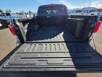2010 Toyota Tundra CrewMax 5.7L V8 6-Spd AT (Natl)