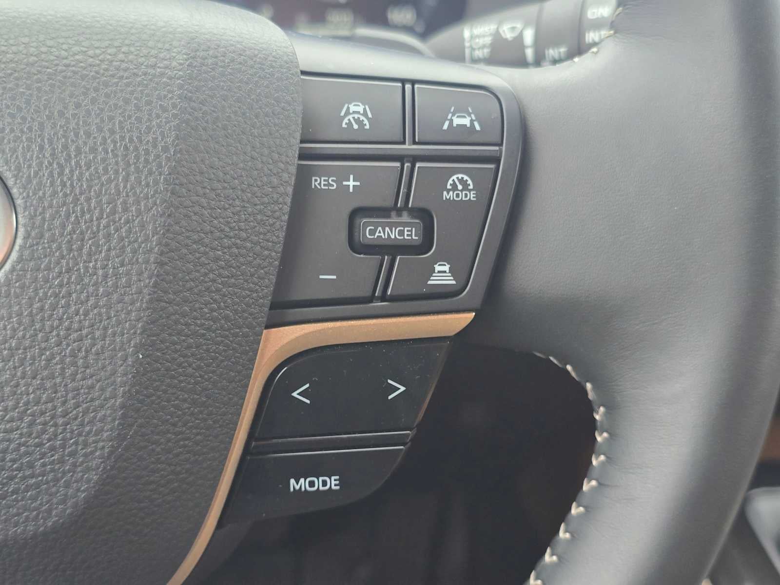 2025 Toyota Crown Signia XLE