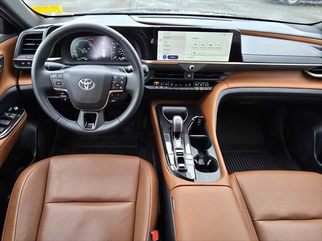2025 Toyota Crown Signia XLE