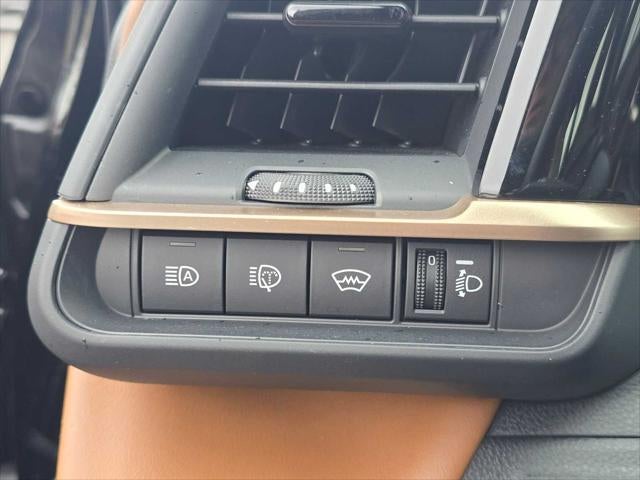 2025 Toyota Crown Signia XLE