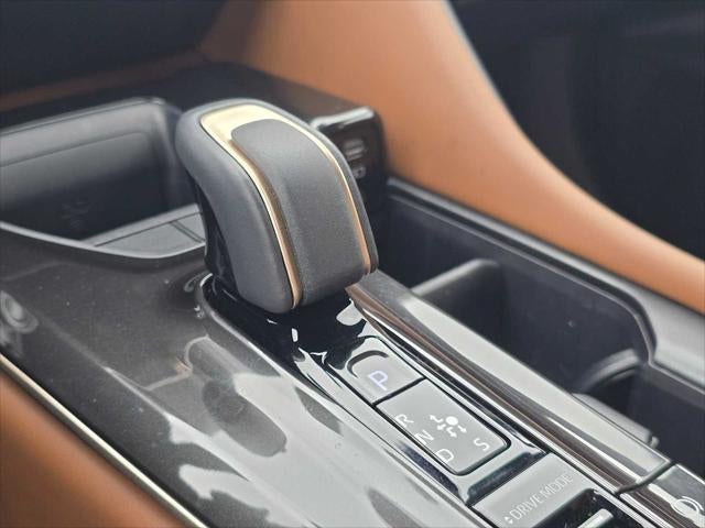 2025 Toyota Crown Signia XLE