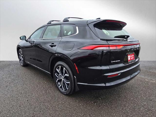 2025 Toyota Crown Signia XLE