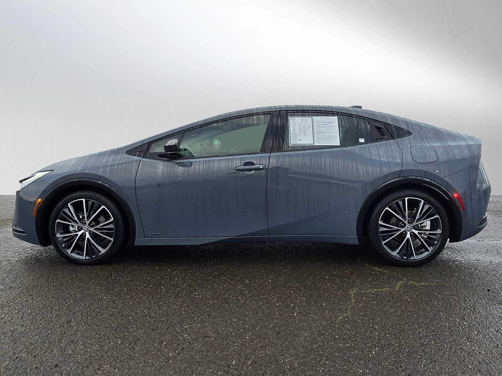 2025 Toyota Prius XLE