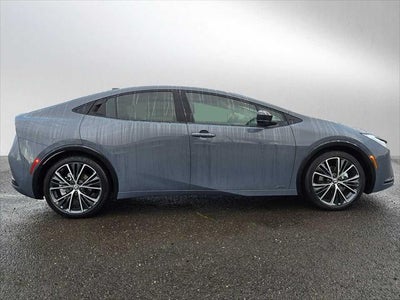 2025 Toyota Prius XLE