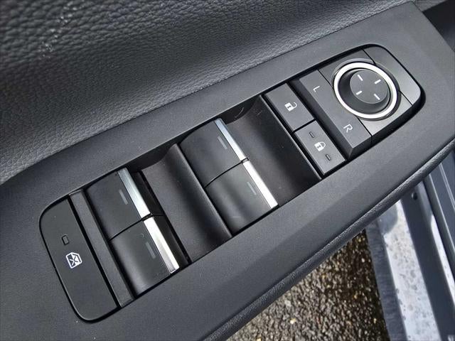 2025 Toyota Prius XLE