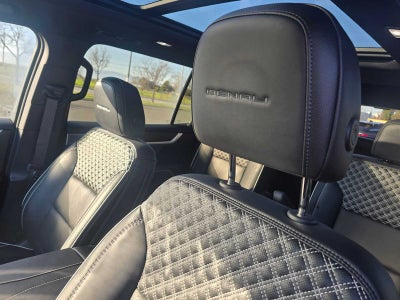 2024 GMC Acadia AWD Denali