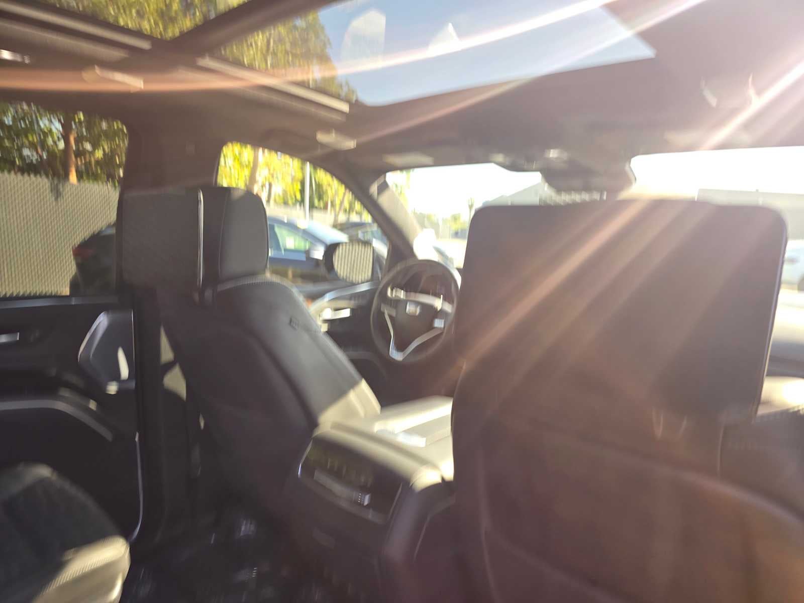 2024 Cadillac Escalade ESV 4WD Premium Luxury Platinum