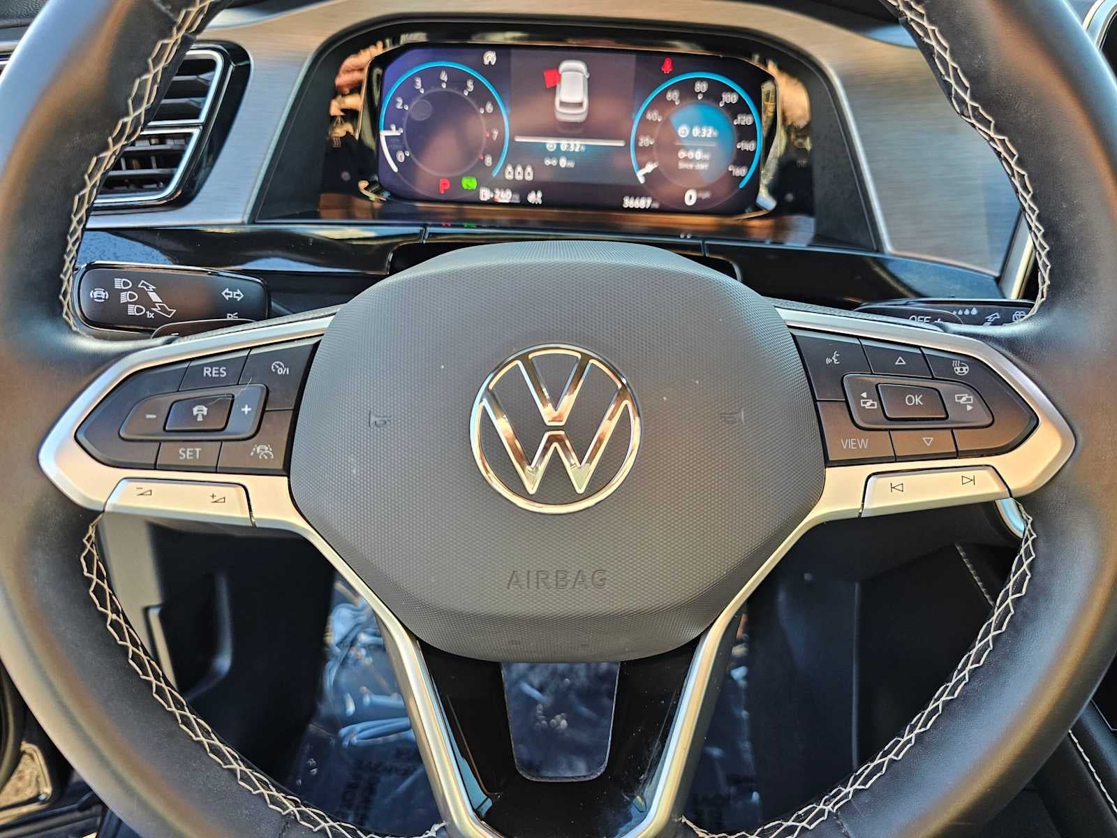 2025 Volkswagen Atlas Cross Sport 2.0T SE w/Technology