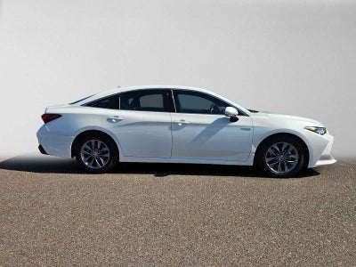 2020 Toyota Avalon Hybrid XLE