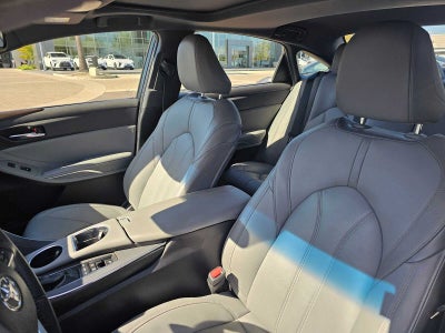 2020 Toyota Avalon Hybrid XLE