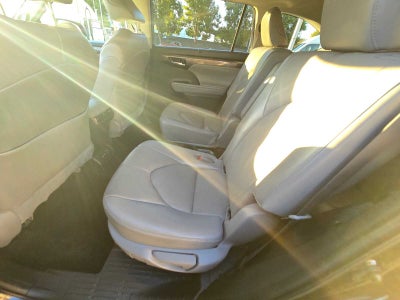 2023 Toyota Highlander Platinum