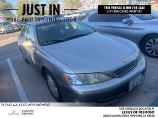 2000 Lexus ES 300 4dr Sdn
