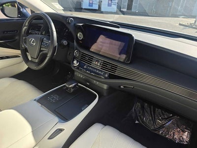2023 Lexus LS 500h AWD