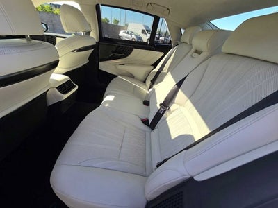 2023 Lexus LS 500h AWD