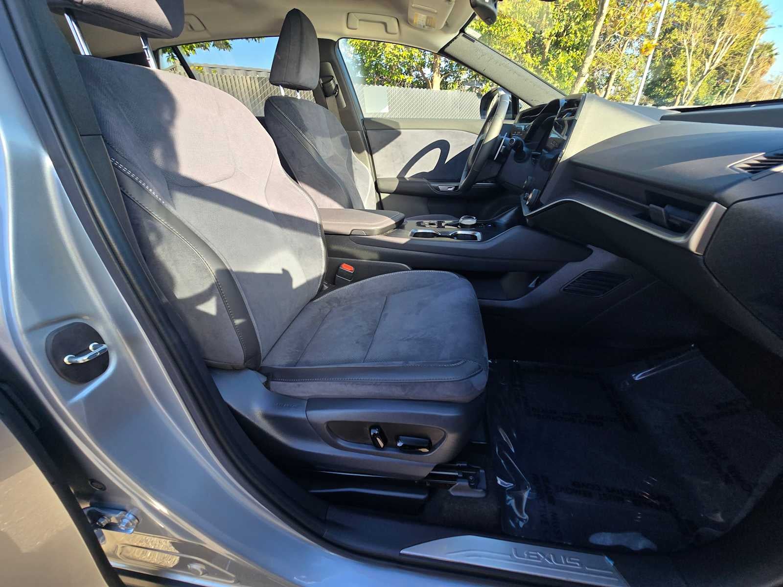 2023 Lexus RZ 450e AWD LUXURY