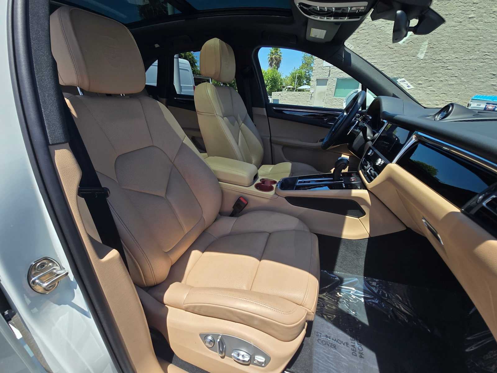 2025 Porsche Macan T