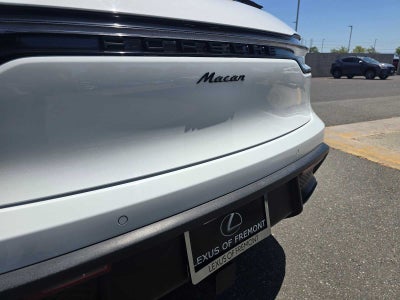 2025 Porsche Macan T