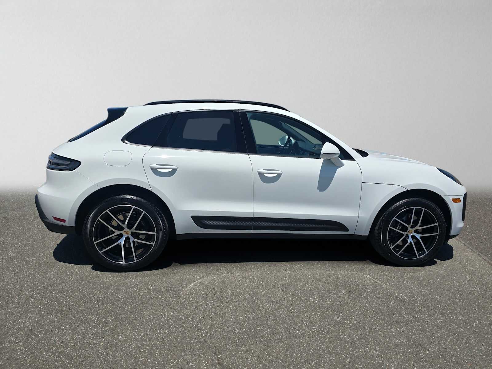 2025 Porsche Macan T